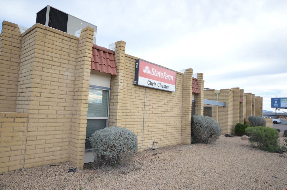 3040 E. Cactus Road