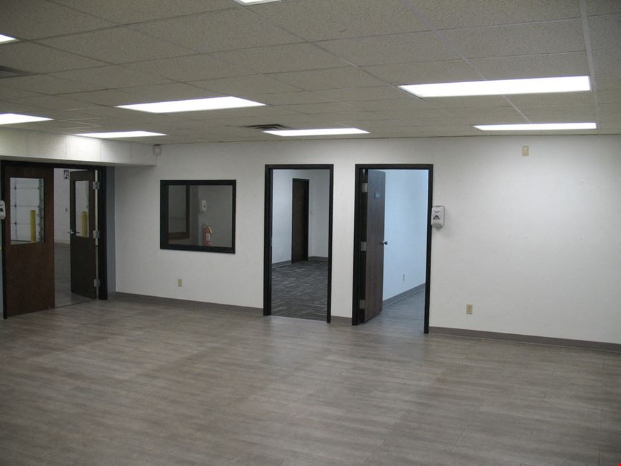 21,980 SF Commercial Industrial Building With Offices & Showroom