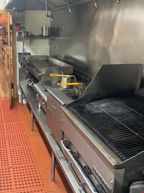 2,000 SF | 7504 13th Avenue | Turnkey Restaurant with Liquor License for Lease