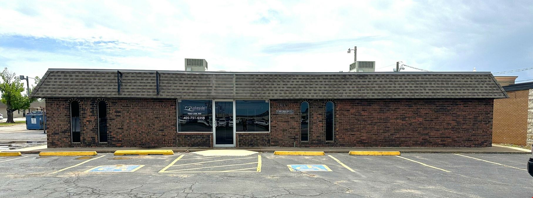 2812 W Hefner Rd