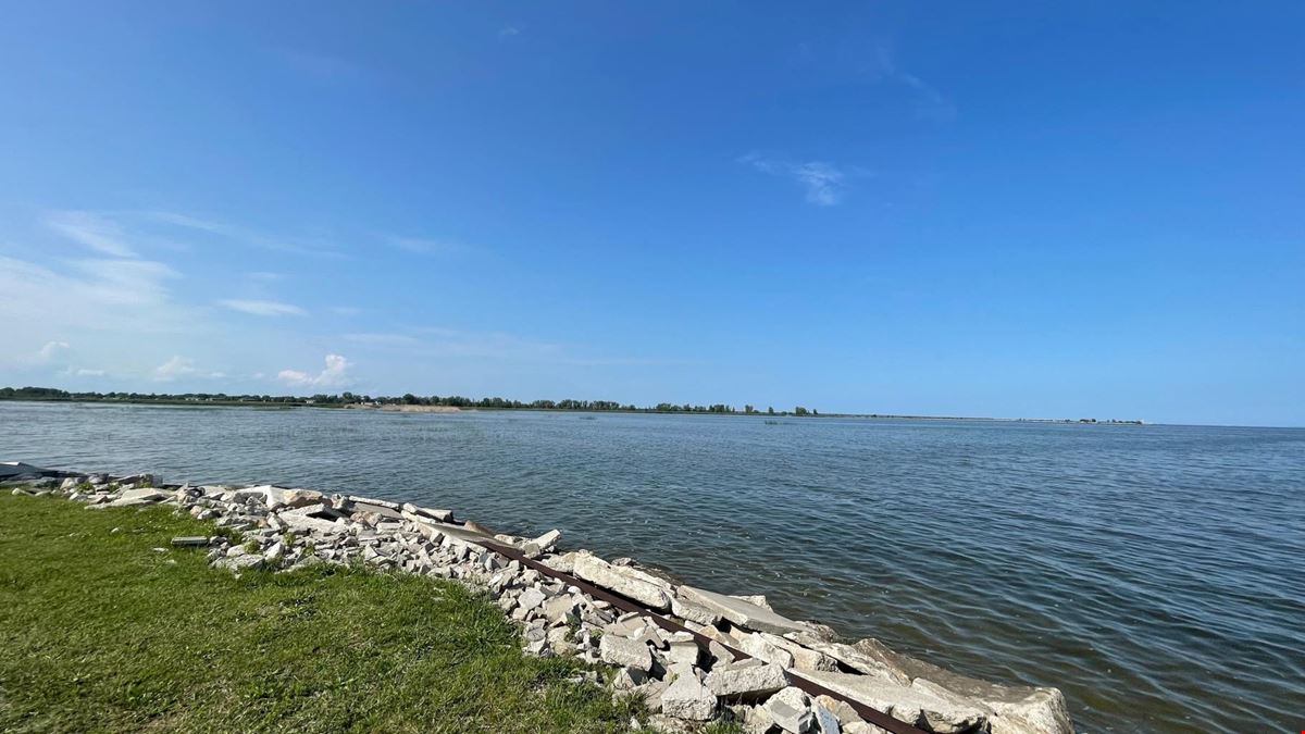 Pointe Au Gres Marina & Campground 