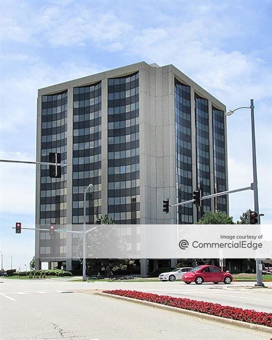 Oak Brook Regency Towers - East