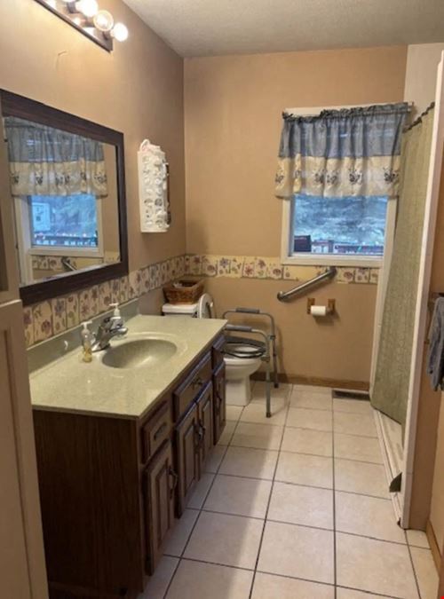 Adult Foster Care Country Setting - Grand Ledge MI
