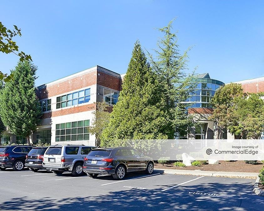 Cornell Oaks Corporate Center - The Commons