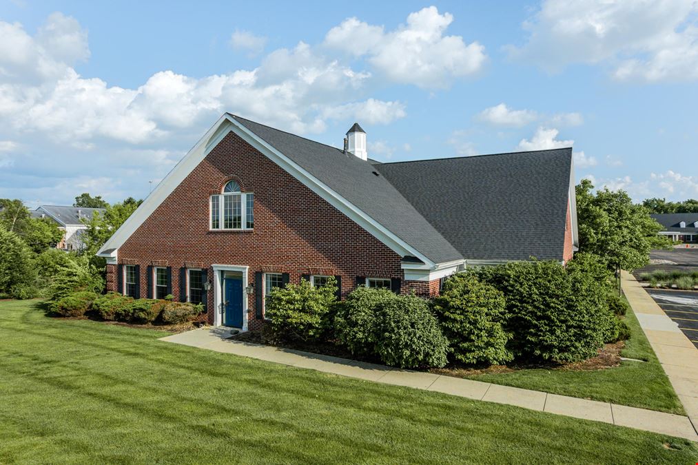 2365 Woodlake Dr