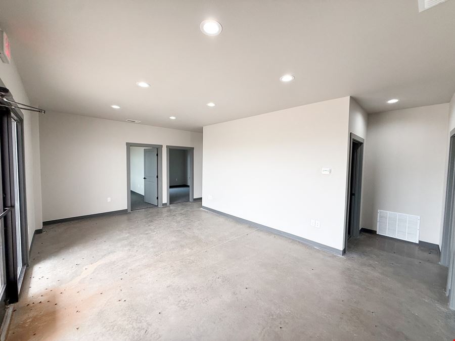 Hwy 84 & FM 1585 Flex Building