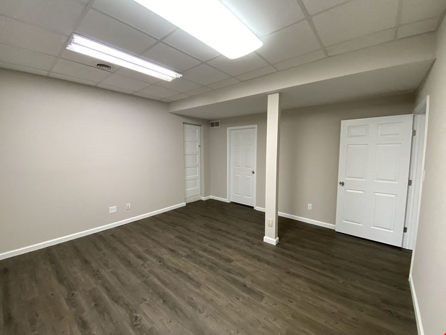 1530 S Big Bend Blvd