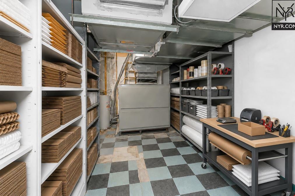 148 W 24th St