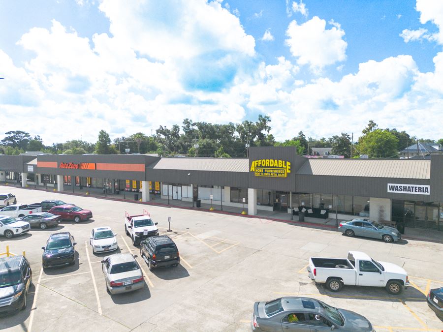 Nicholls Plaza: Commercial Suites for Lease along Visible Corridor