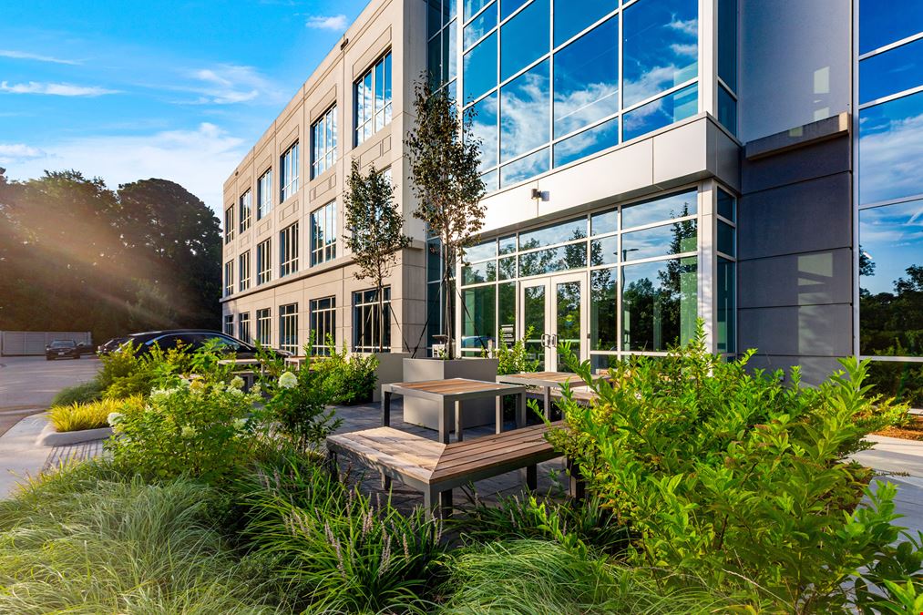 Perimeter Park: 4000 Paramount