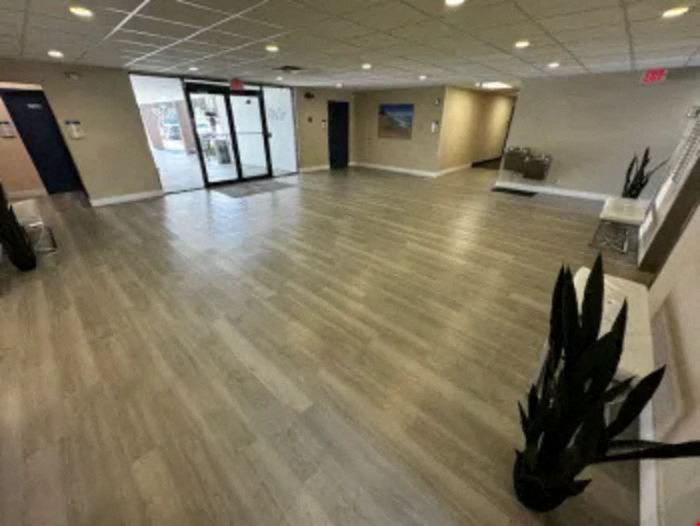 500 SF Suite 200 Professional and Medical Office Space