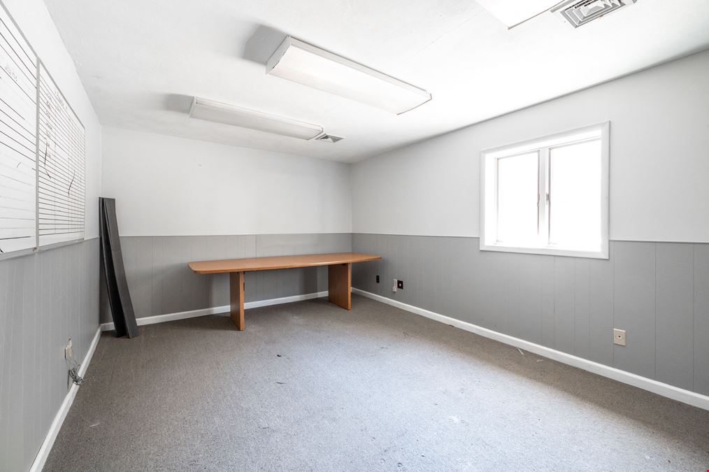 574 Danbury Rd
