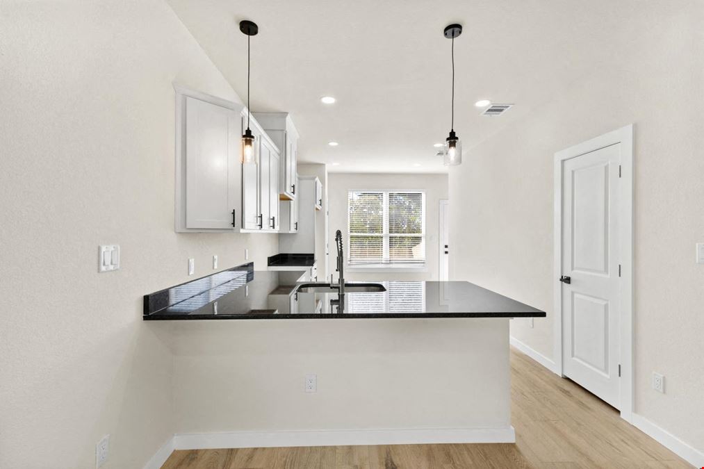 6 Unit Duplex Package in Brenham