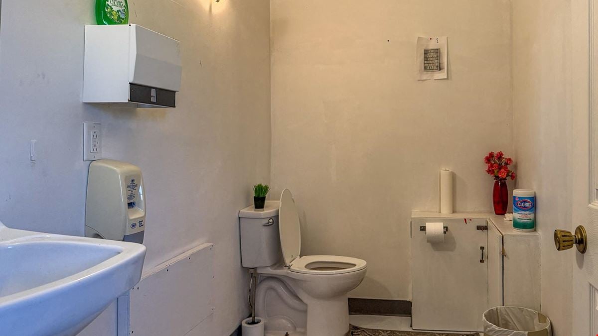 Retail/Services unit available in the Asher Complex
