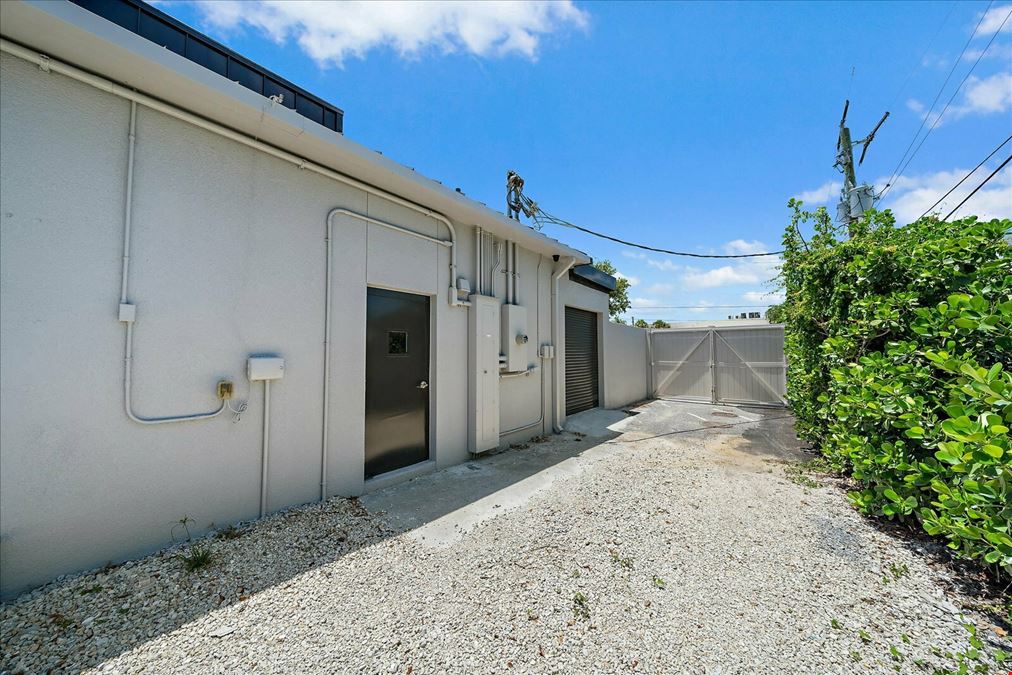 2407 Bee Ridge Rd