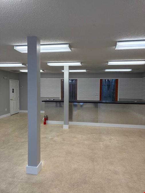 2,850 SF Office/Warehouse Space