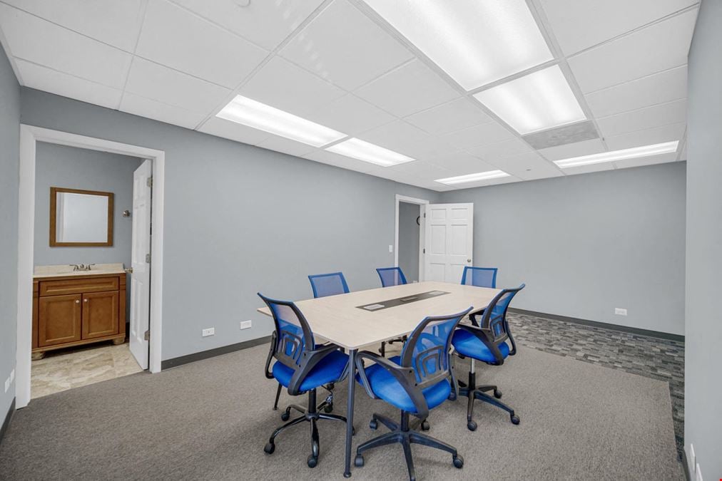 1S443 Summit Ave, Oakbrook Terrace, IL 60181