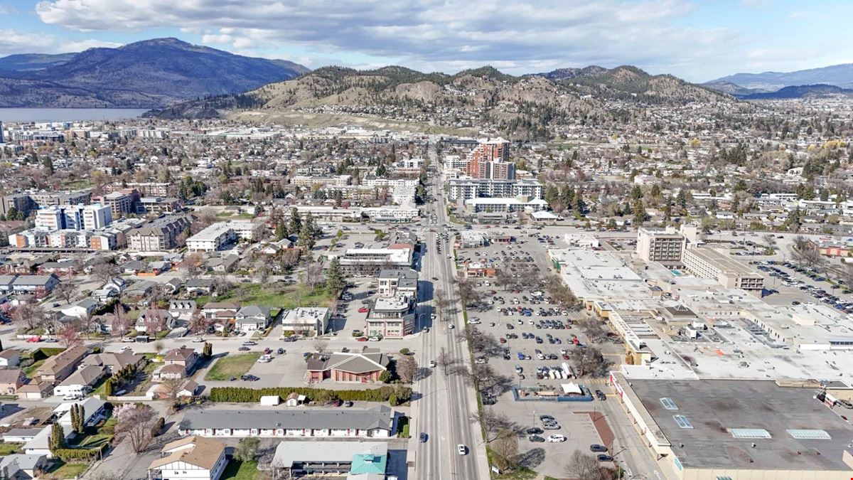 Excellent opportunity to sublease a high-profile retail unit in the Capri-Landmark area.
