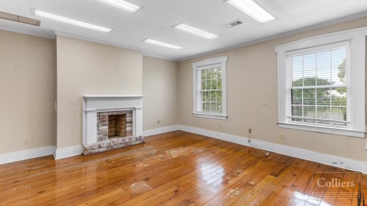 Historic Downtown Savannah Office — Prime Redevelopment Opportunity
