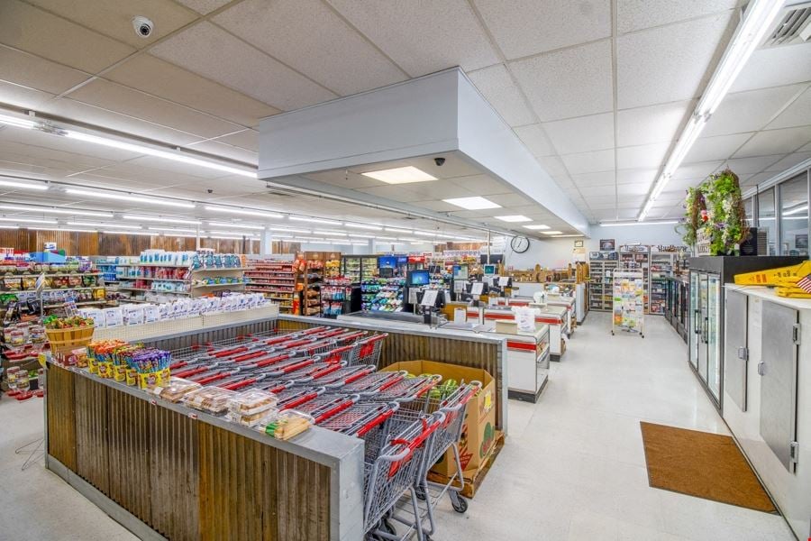 Retail Center with Profitable Grocery Store