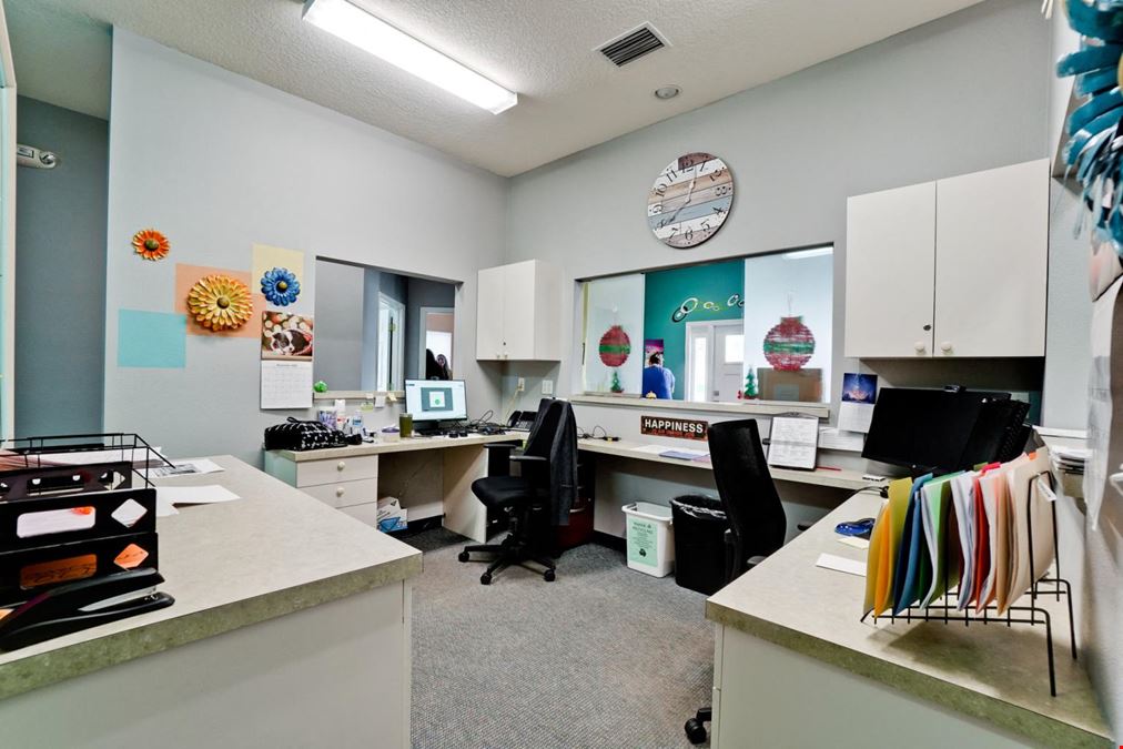 AMAZING INVESTMENT OPPORTUNITY ON UNIVERSITY PKWY.!