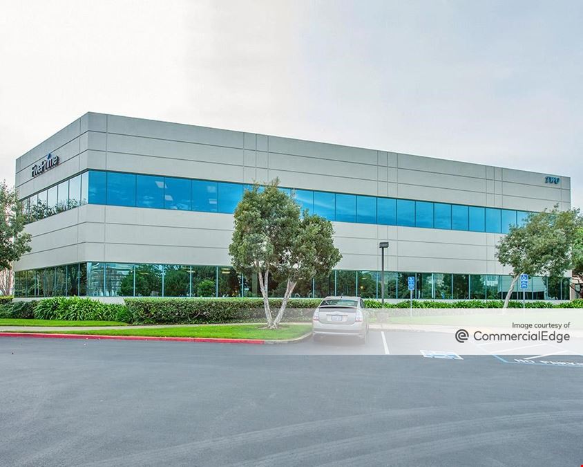 Gateway Crossing - 2 Corporate Drive