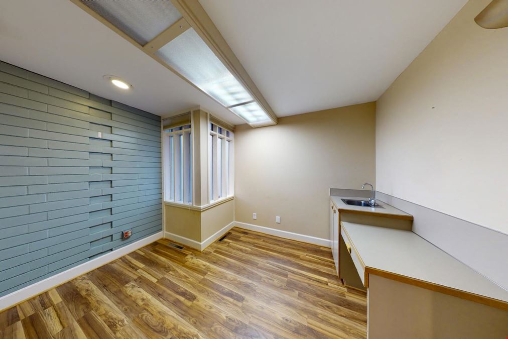 520 Lilly Rd NE #2