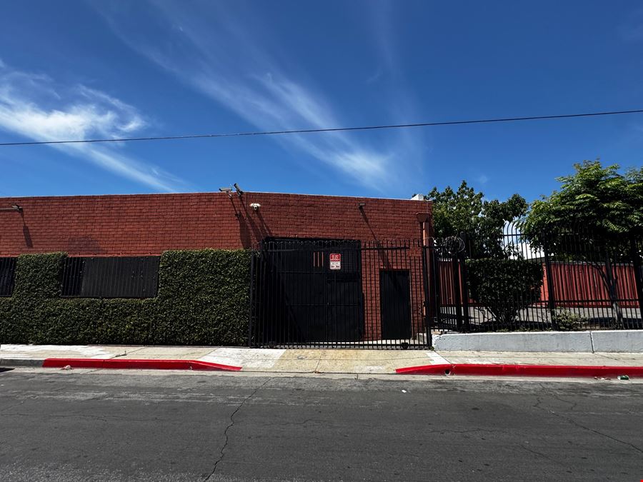 1323 W 12th St