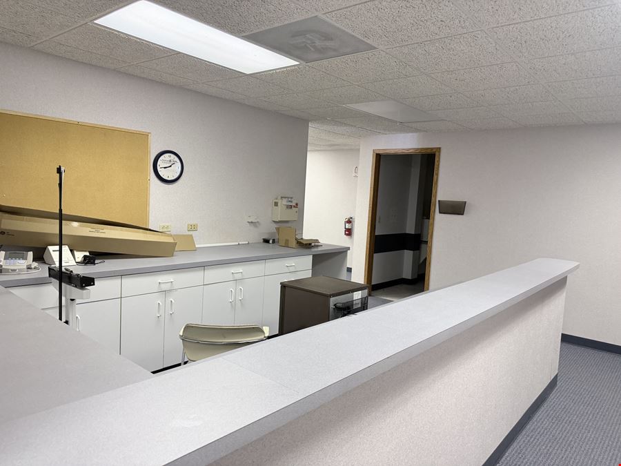 4.500 SF Office/ Medical Facility