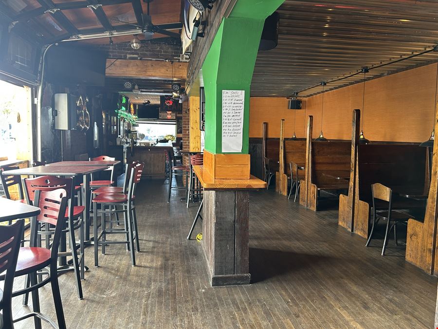 HuckleBuck's Craft Beer and Cocktail Bar