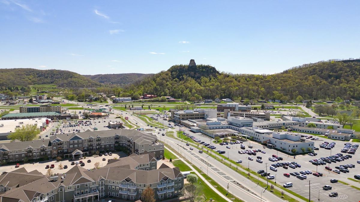 1035 Frontenac Dr - Winona Retail Center For Sale