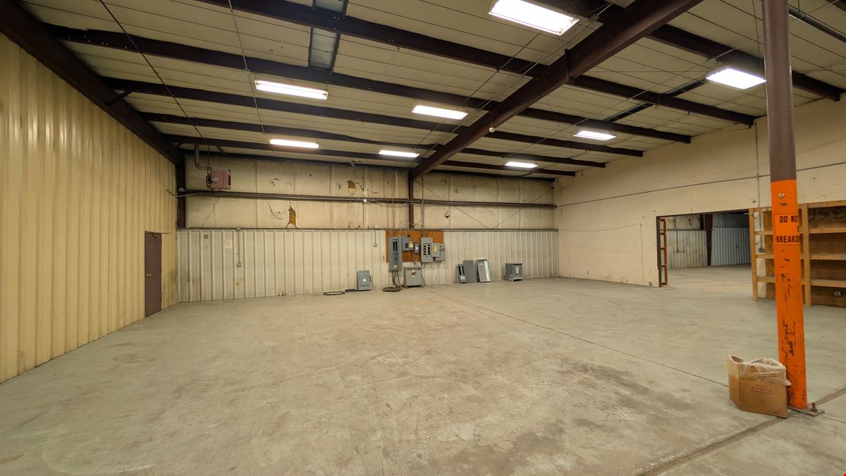 CENTRALLY LOCATED SHOP/WAREHOUSE