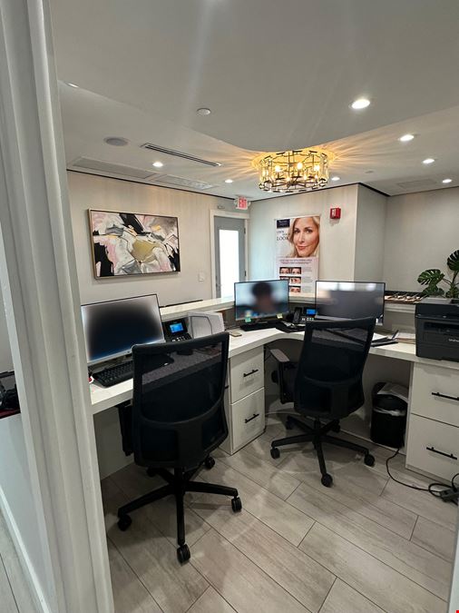 Medical/Dental Office Suite 830 | 4770 Biscayne