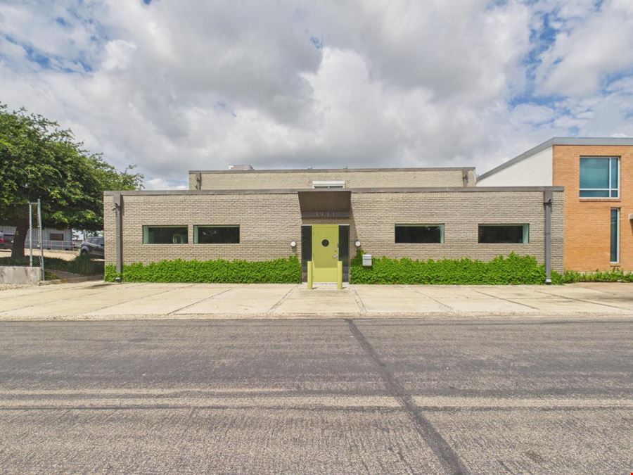 1111 Lagoon Dr