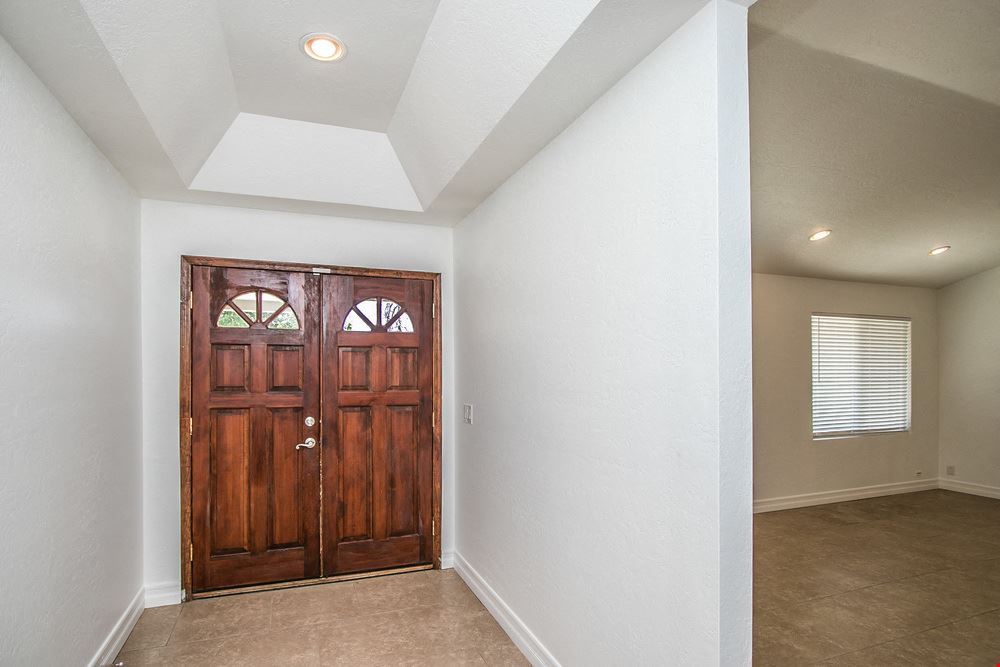 1905 S Old Greenfield Rd