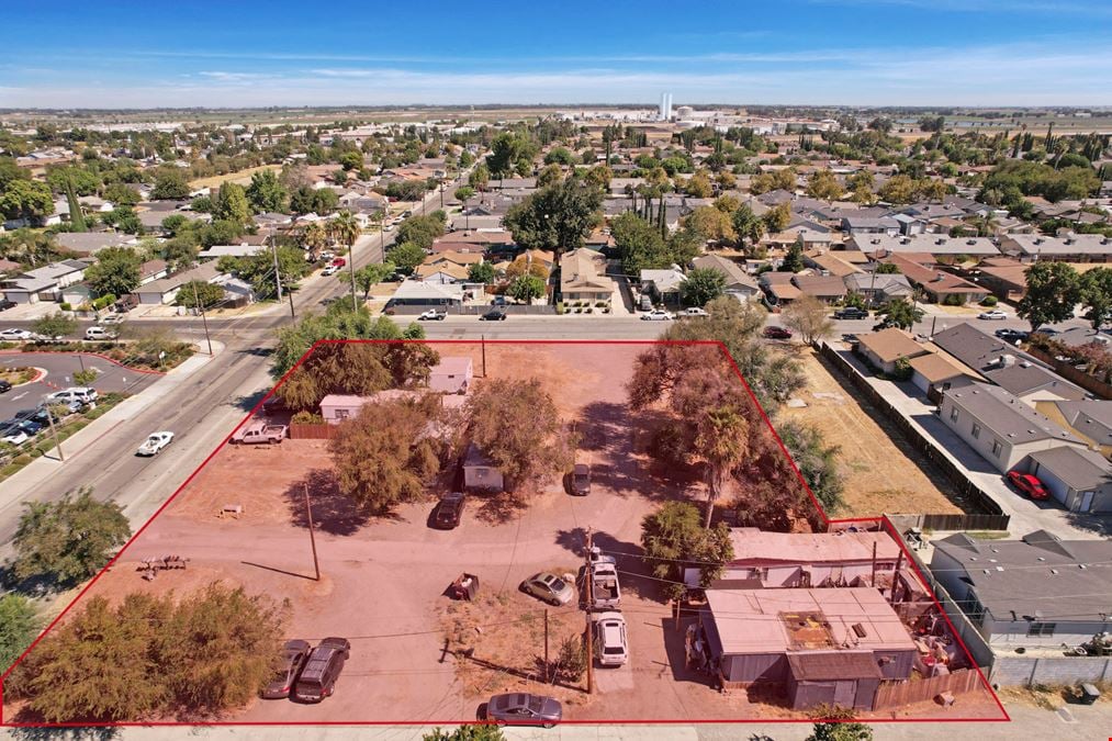 2840, 2888, 2896 Holly Dr