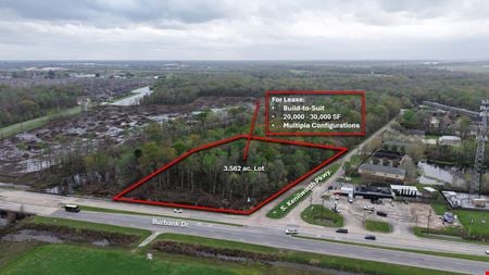 Preview of VacantLand space for Rent at 555 S Kenilworth Pkwy
