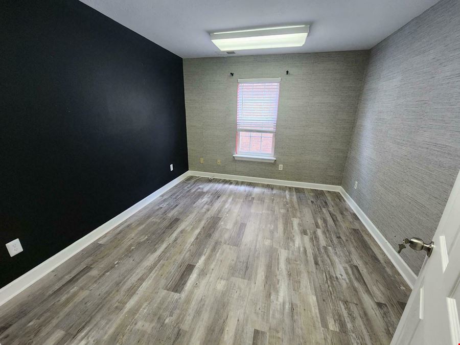 Suite 17B