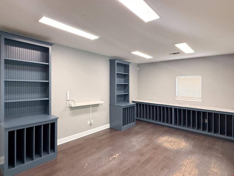 Move-In Ready Garden Office in Central