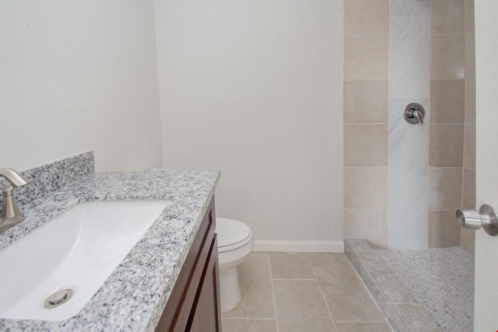 1051 W Little York Rd, Houston, TX 77091