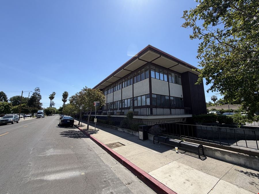 Linacacia Professional Center