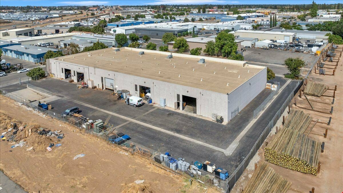 (2) Open Warehouse Spaces in Bullard Industrial Park