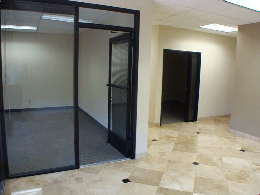 402 W Gemini Dr