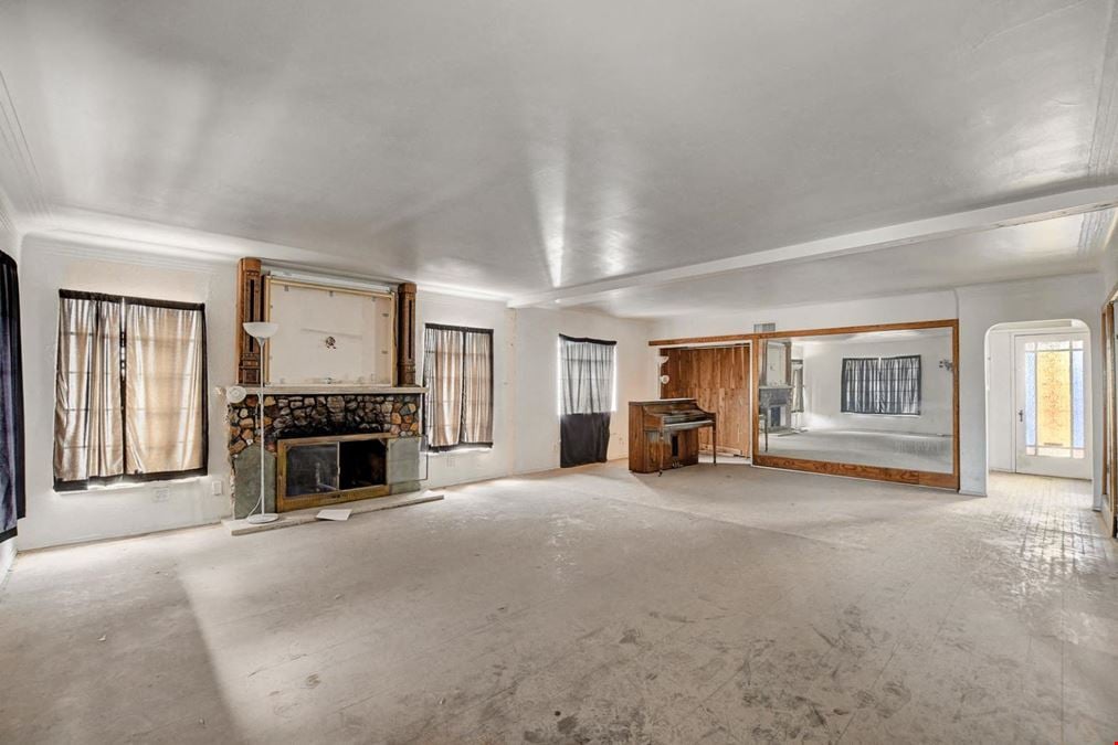 901 E Ogden Ave