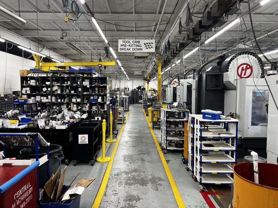 14,994 SF Industrial Building