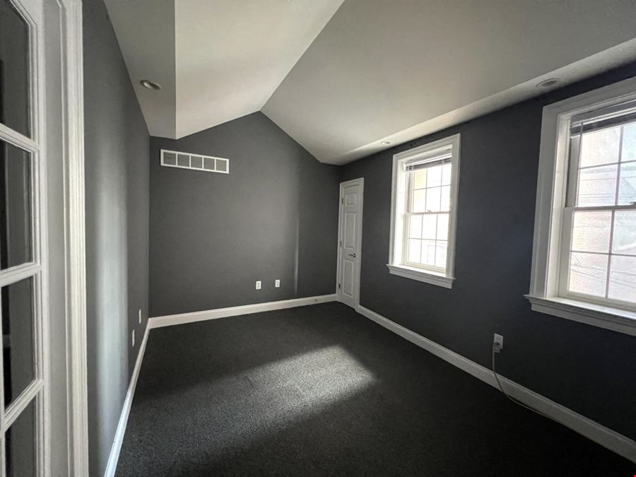 18 Wilmont Mews
