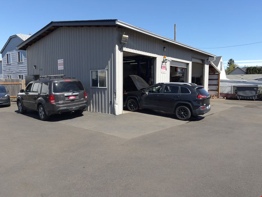 Auto lot and Buildings For Sale