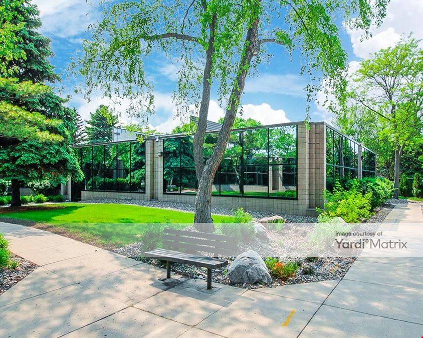 7240-7242 Metro Bld