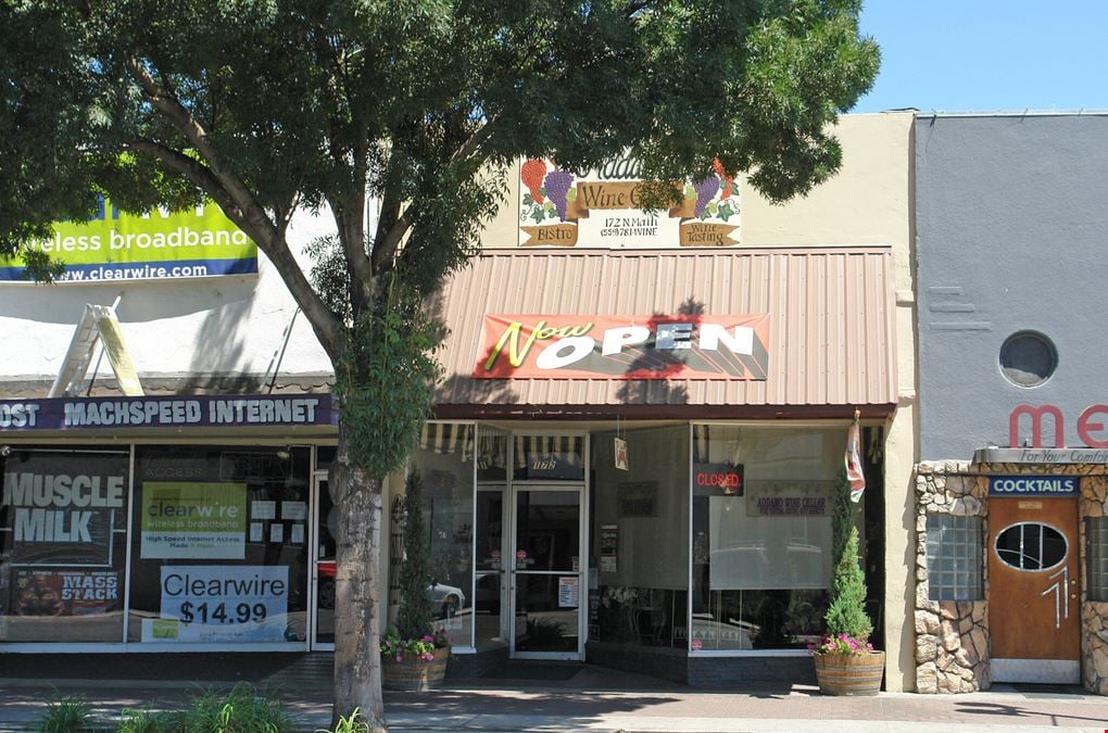 High Exposure Retail Shop Space in Downtown Porterville
