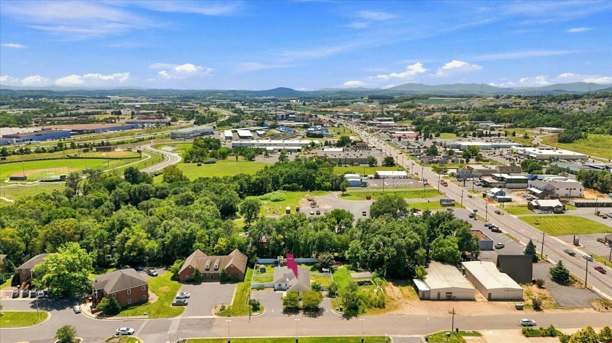 UPDATED COMMERCIAL BUILDING FOR SALE OR LEASE